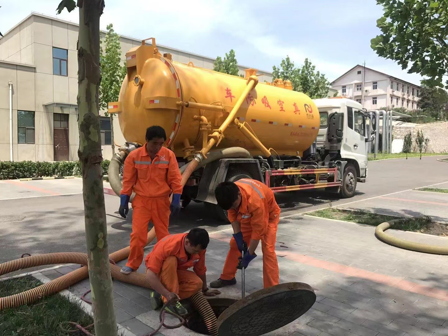 北林化粪池清理与5-8吨吸粪车施工效率分析